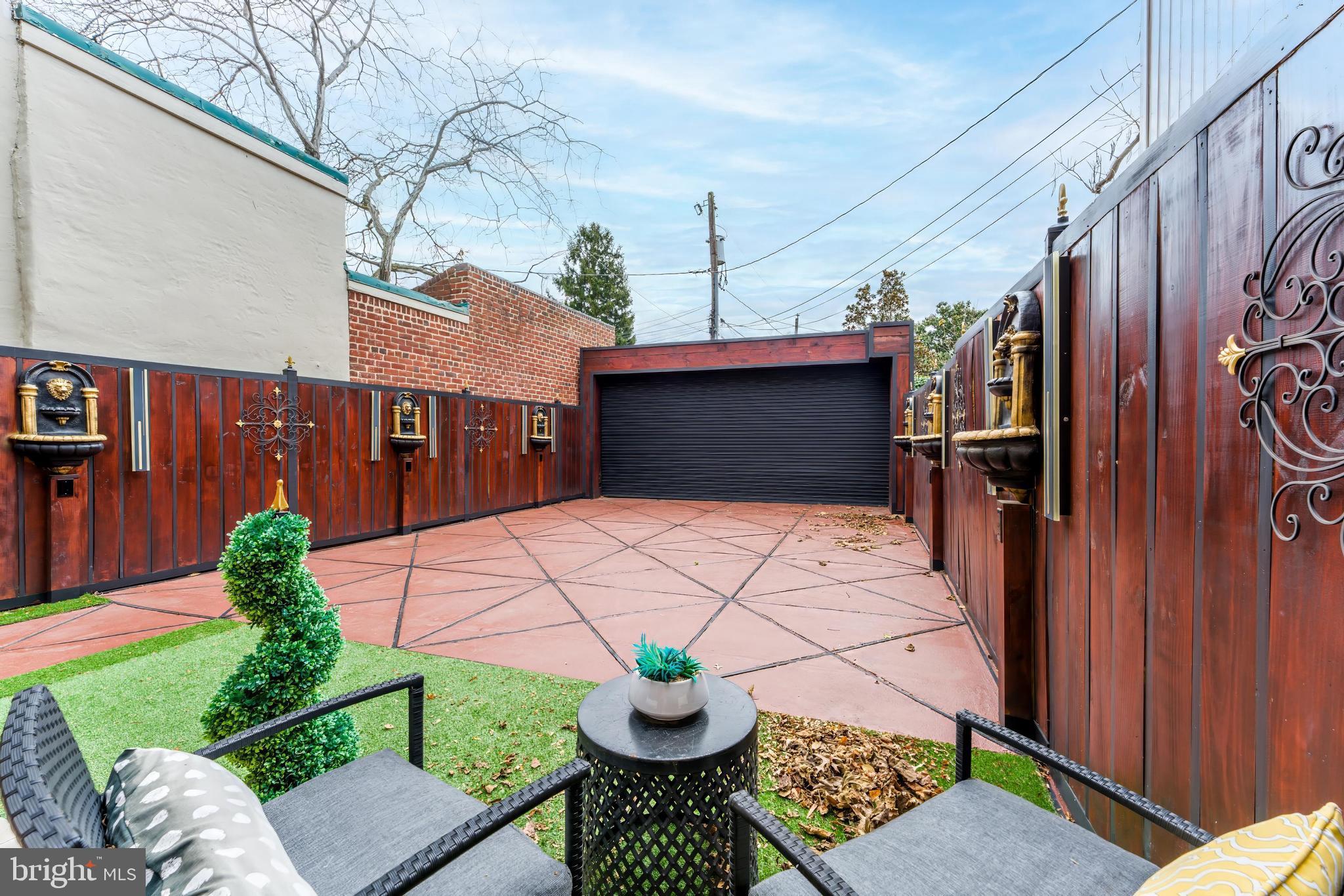 810 PRINCE STREET