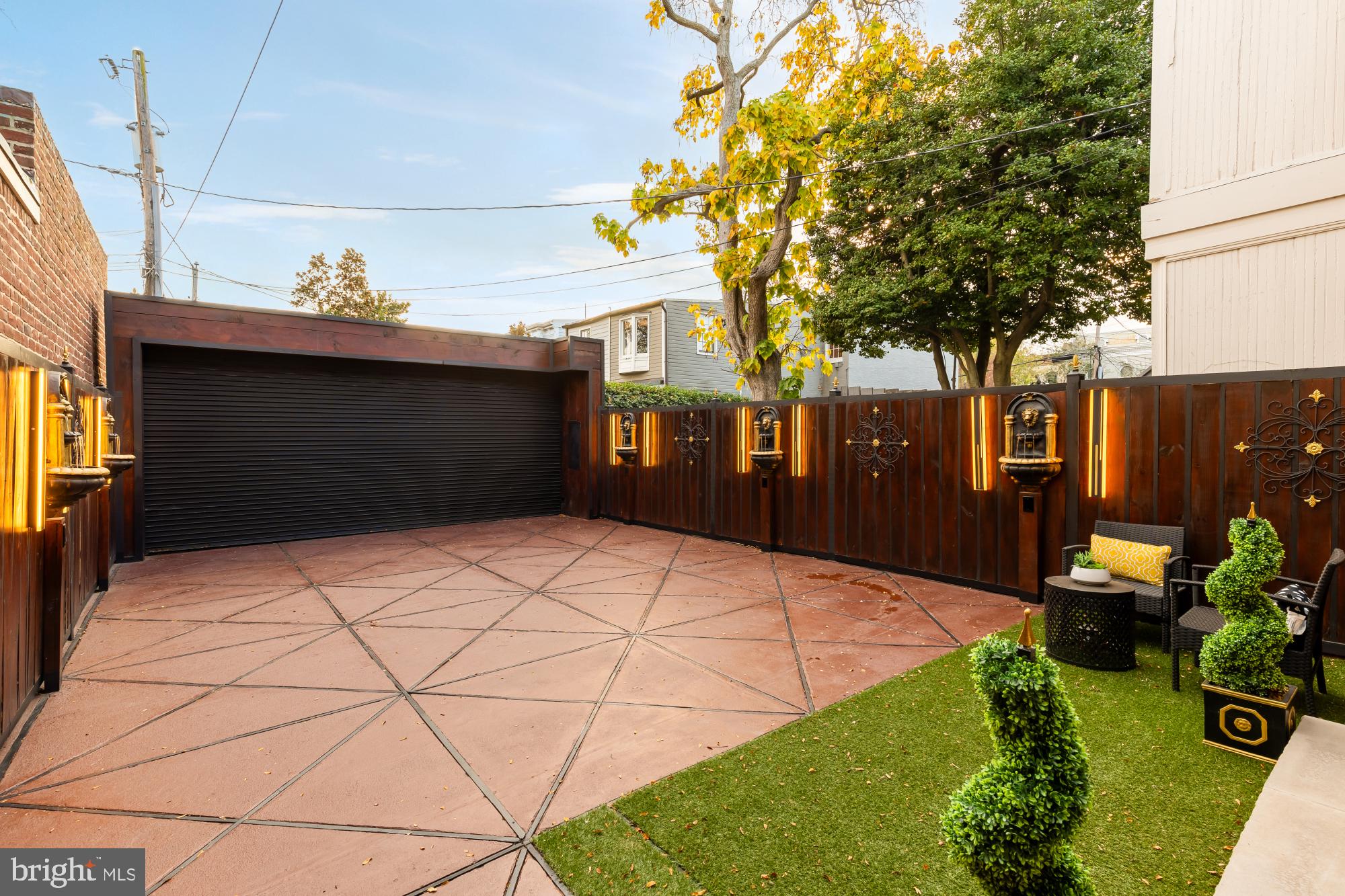 810 PRINCE STREET