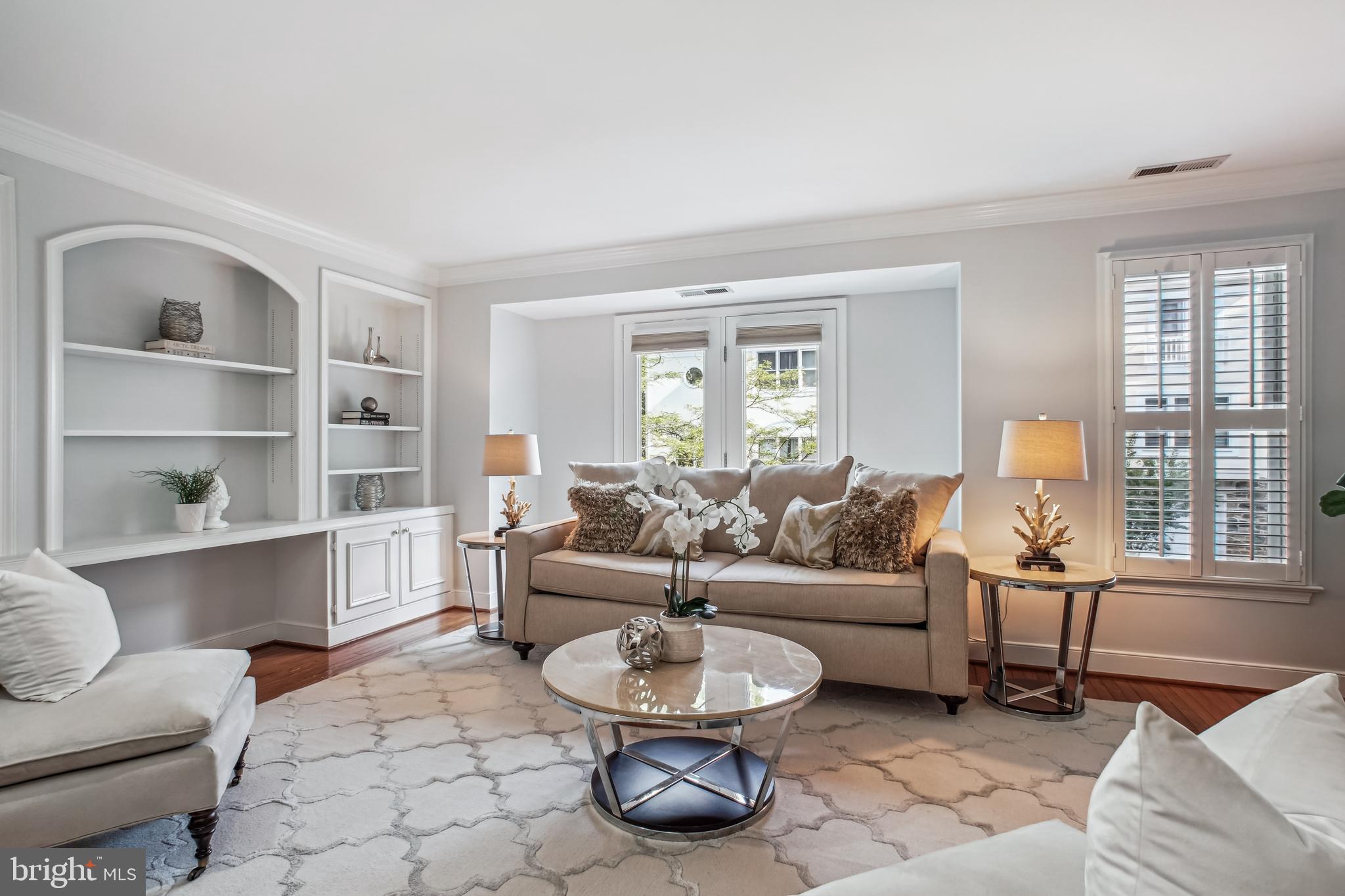 3818 WHITE POST COURT