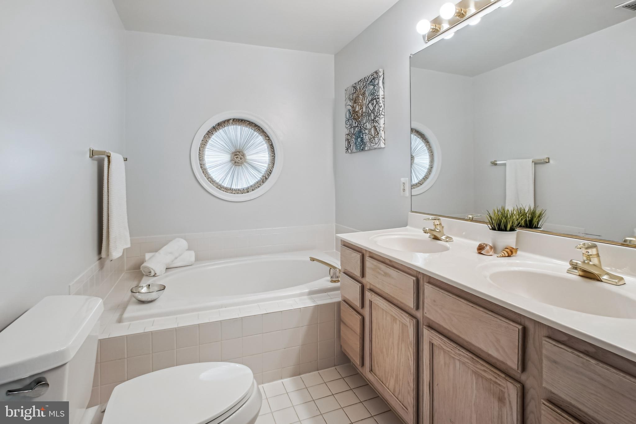 3818 WHITE POST COURT