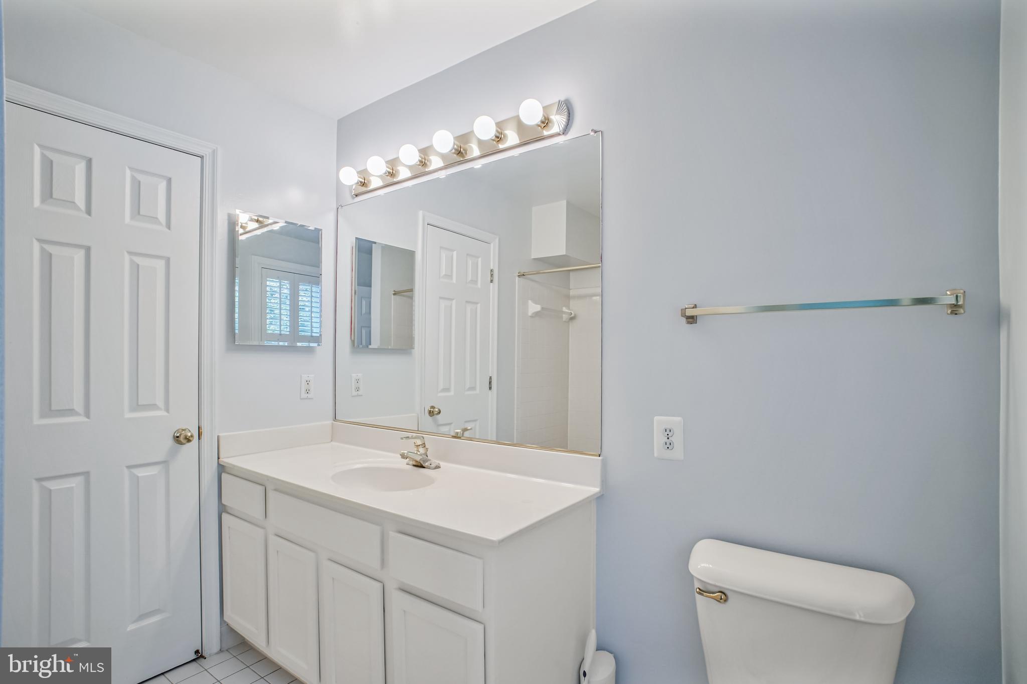 3818 WHITE POST COURT