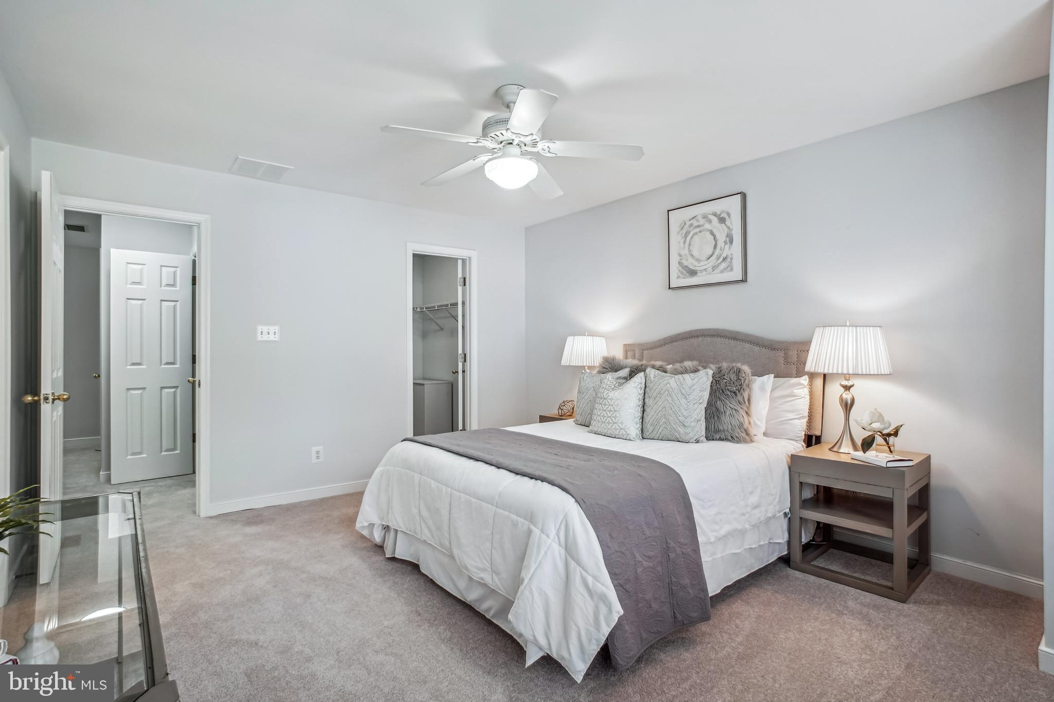 3818 WHITE POST COURT