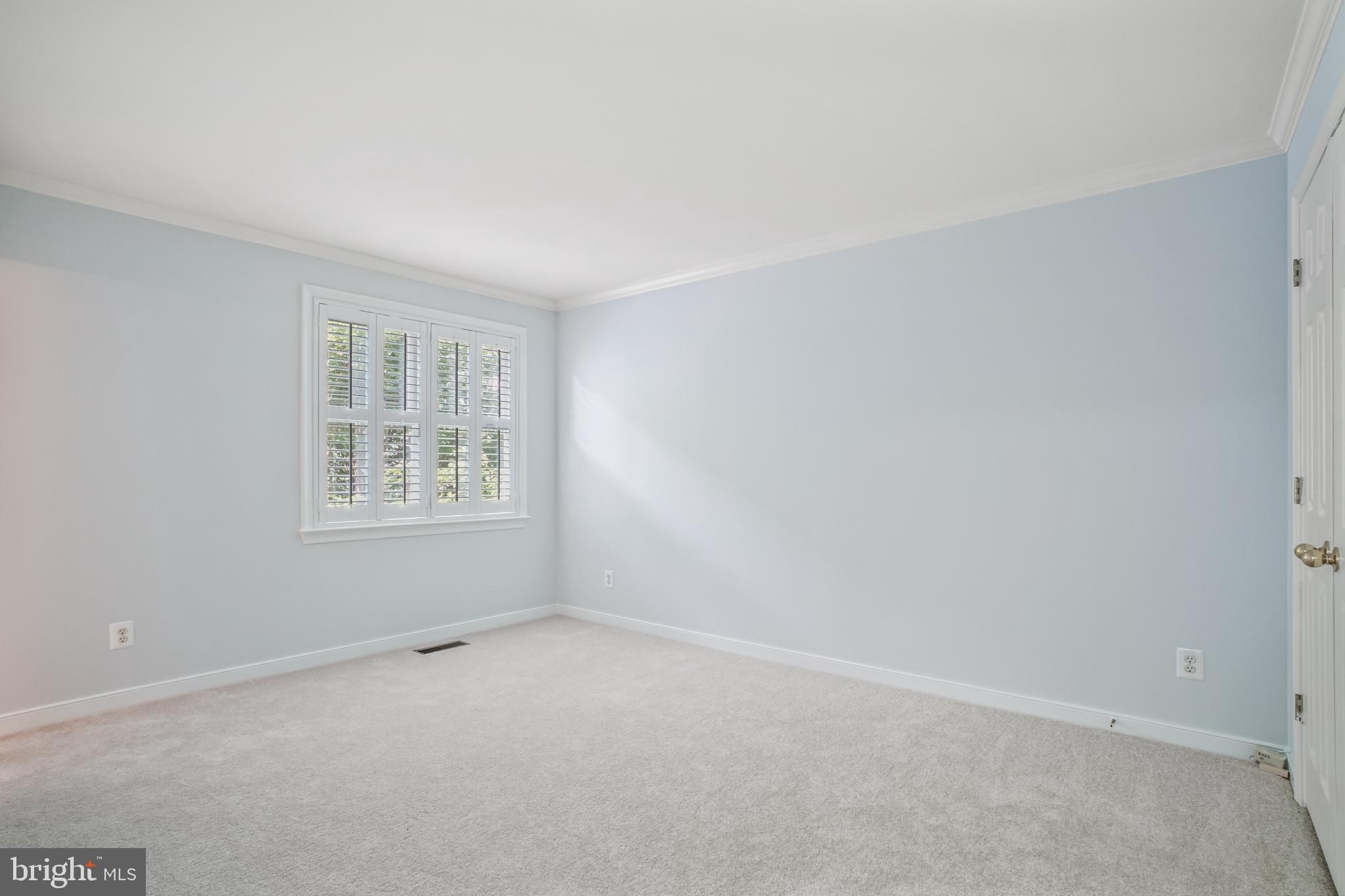 3818 WHITE POST COURT