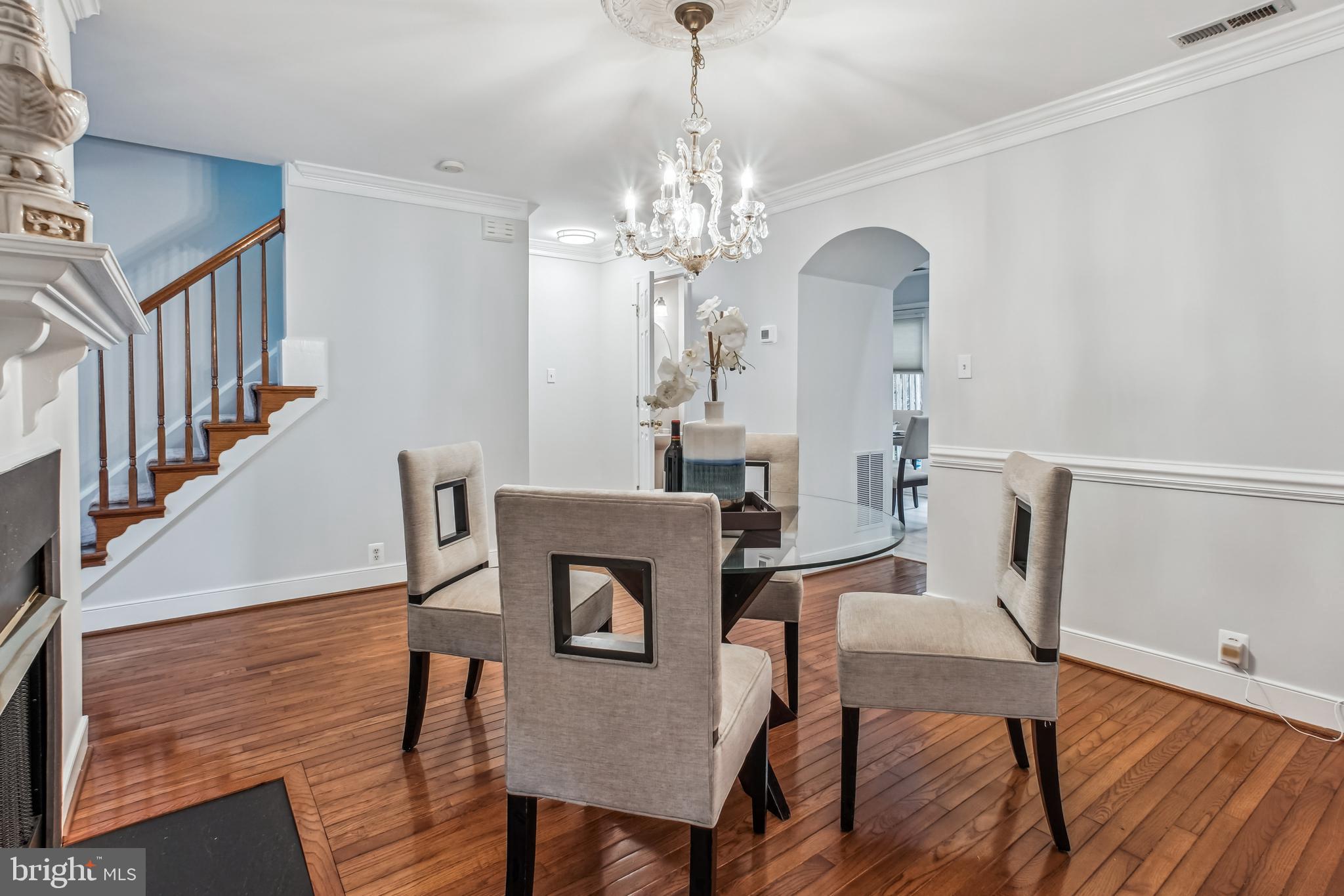 3818 WHITE POST COURT