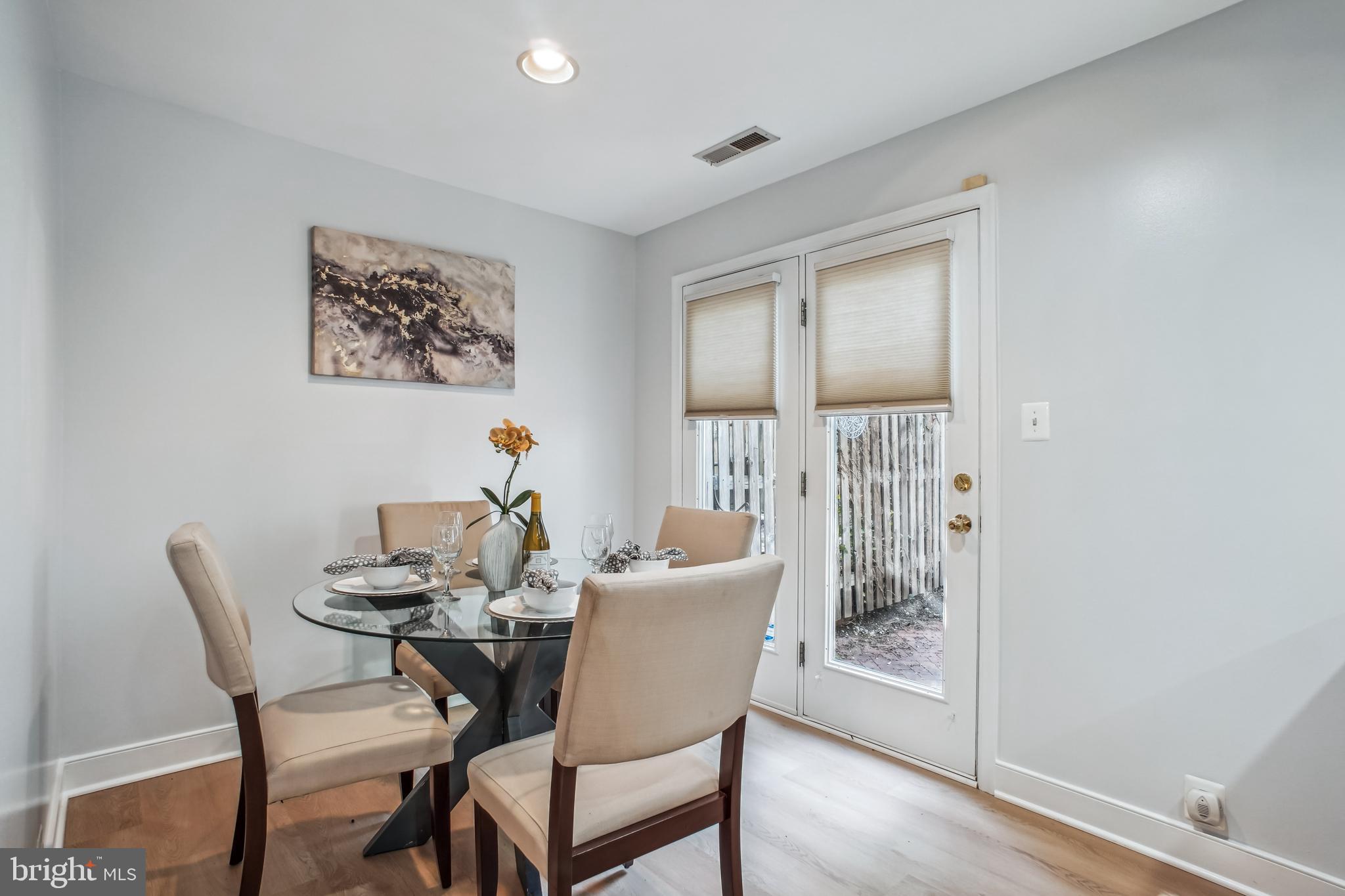 3818 WHITE POST COURT