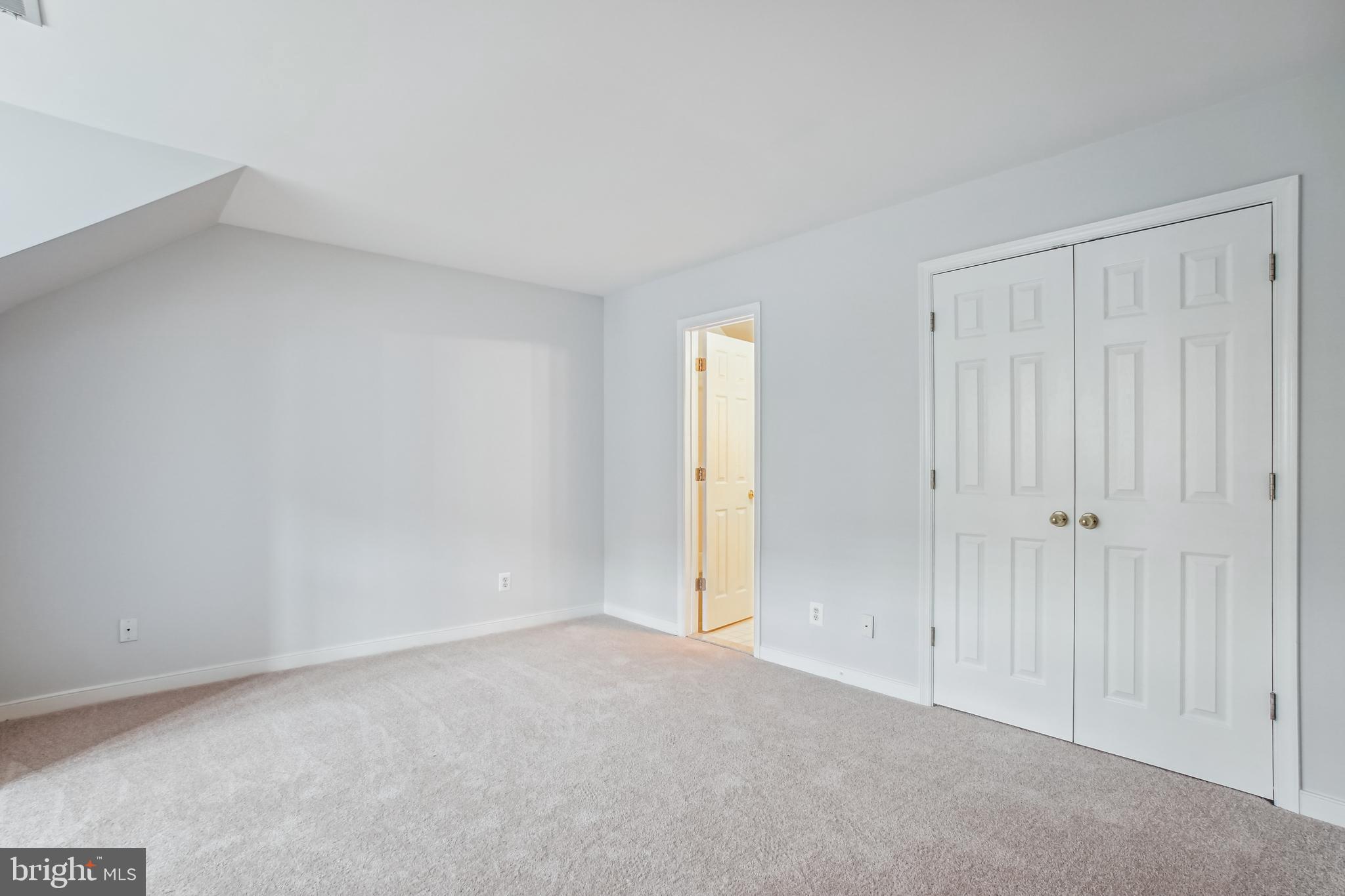 3818 WHITE POST COURT