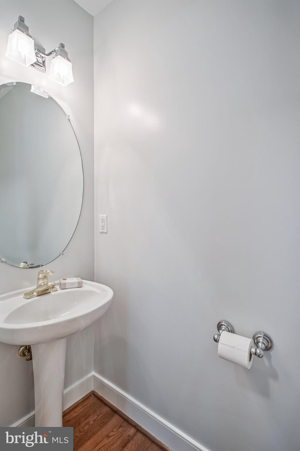 3818 WHITE POST COURT