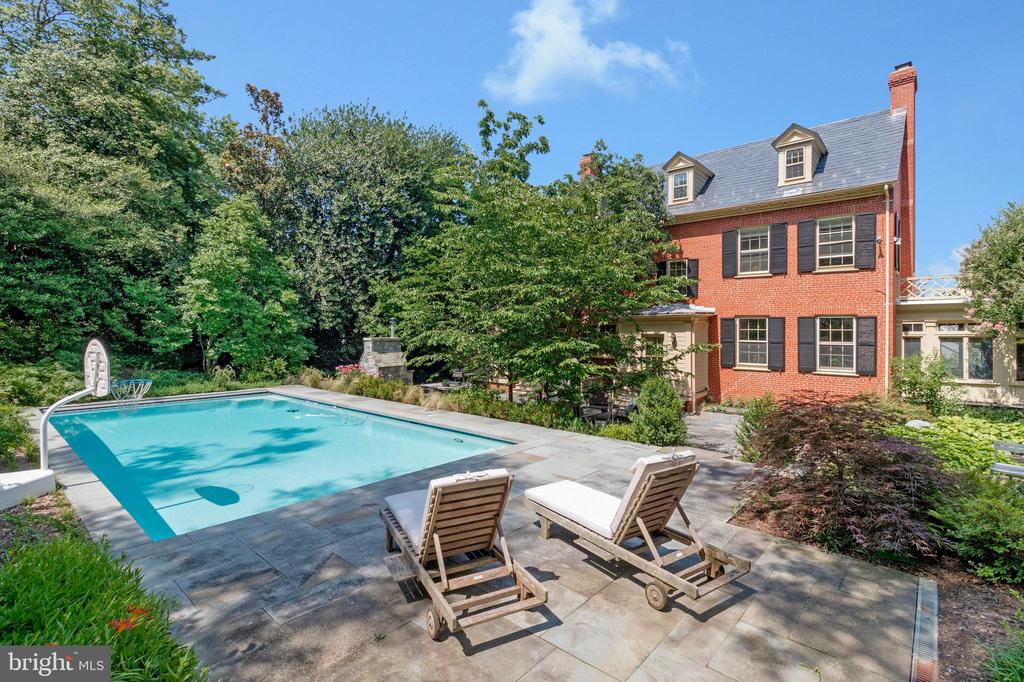 412 N VIEW TERRACE