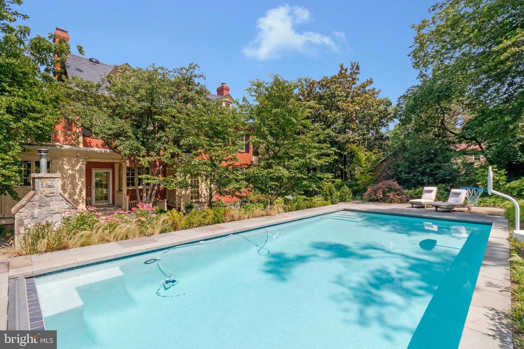 412 N VIEW TERRACE