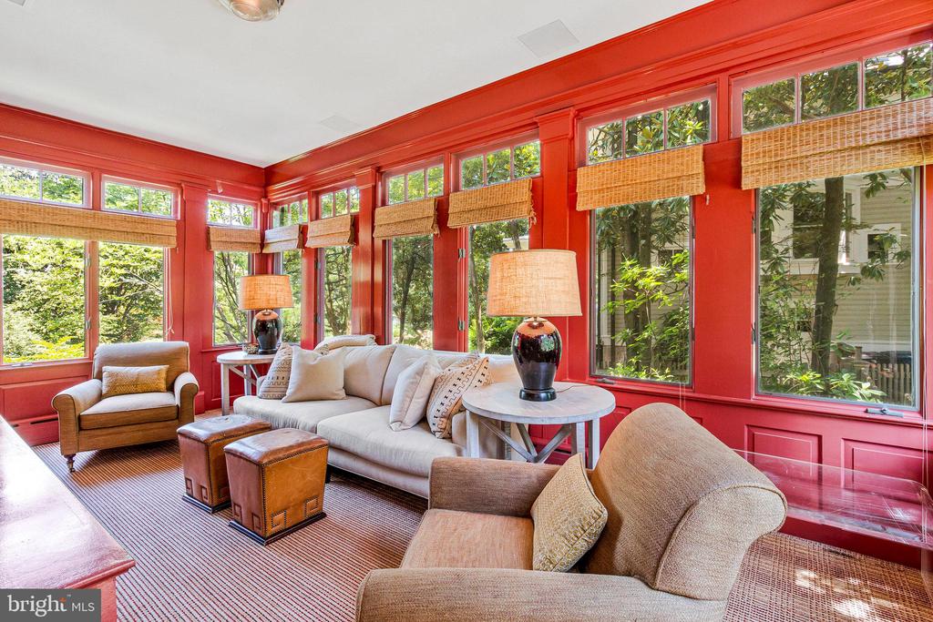 412 N VIEW TERRACE