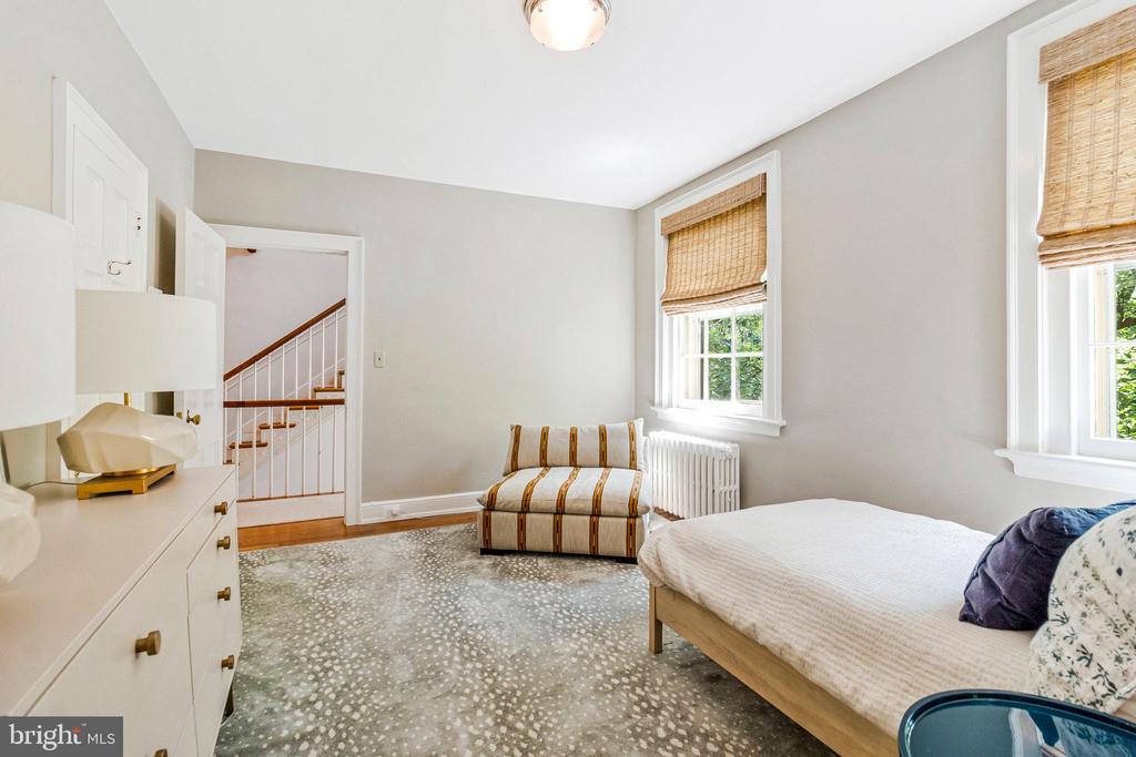 412 N VIEW TERRACE