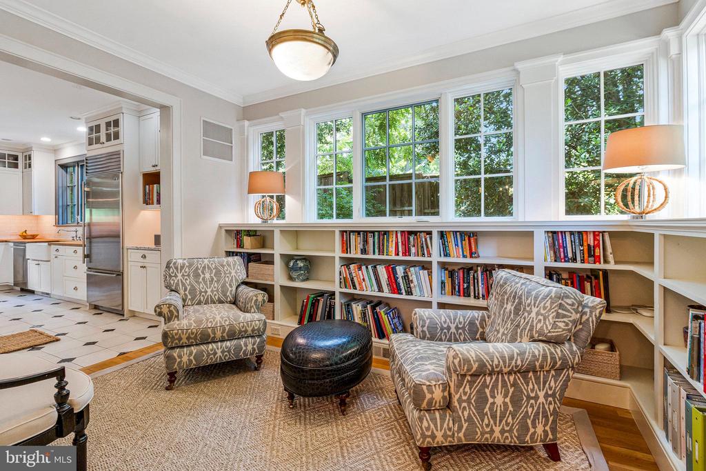 412 N VIEW TERRACE