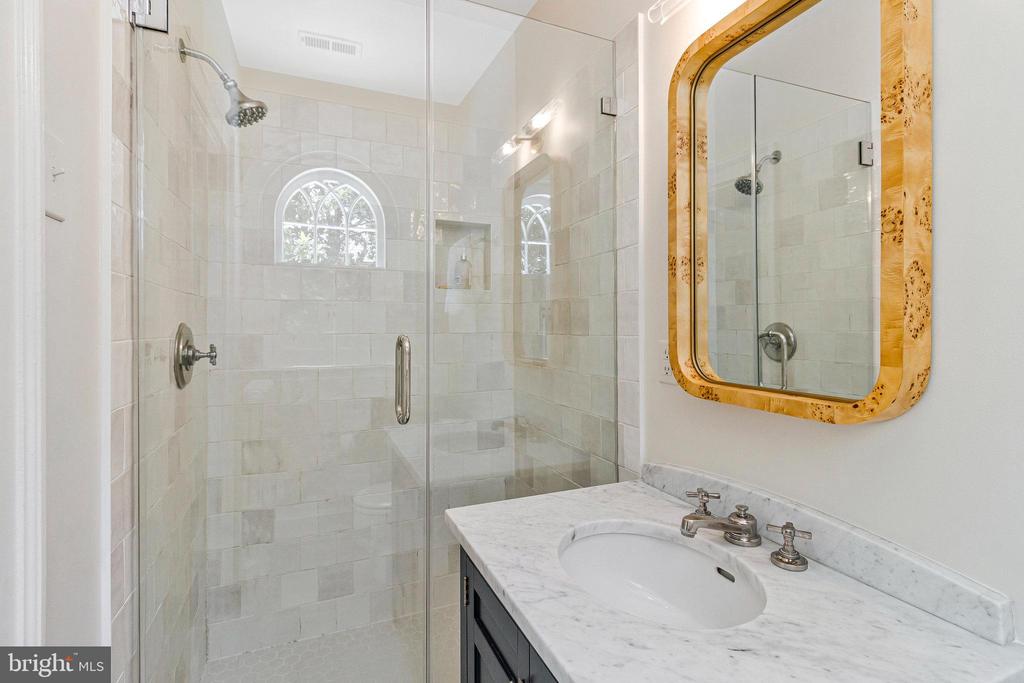 412 N VIEW TERRACE