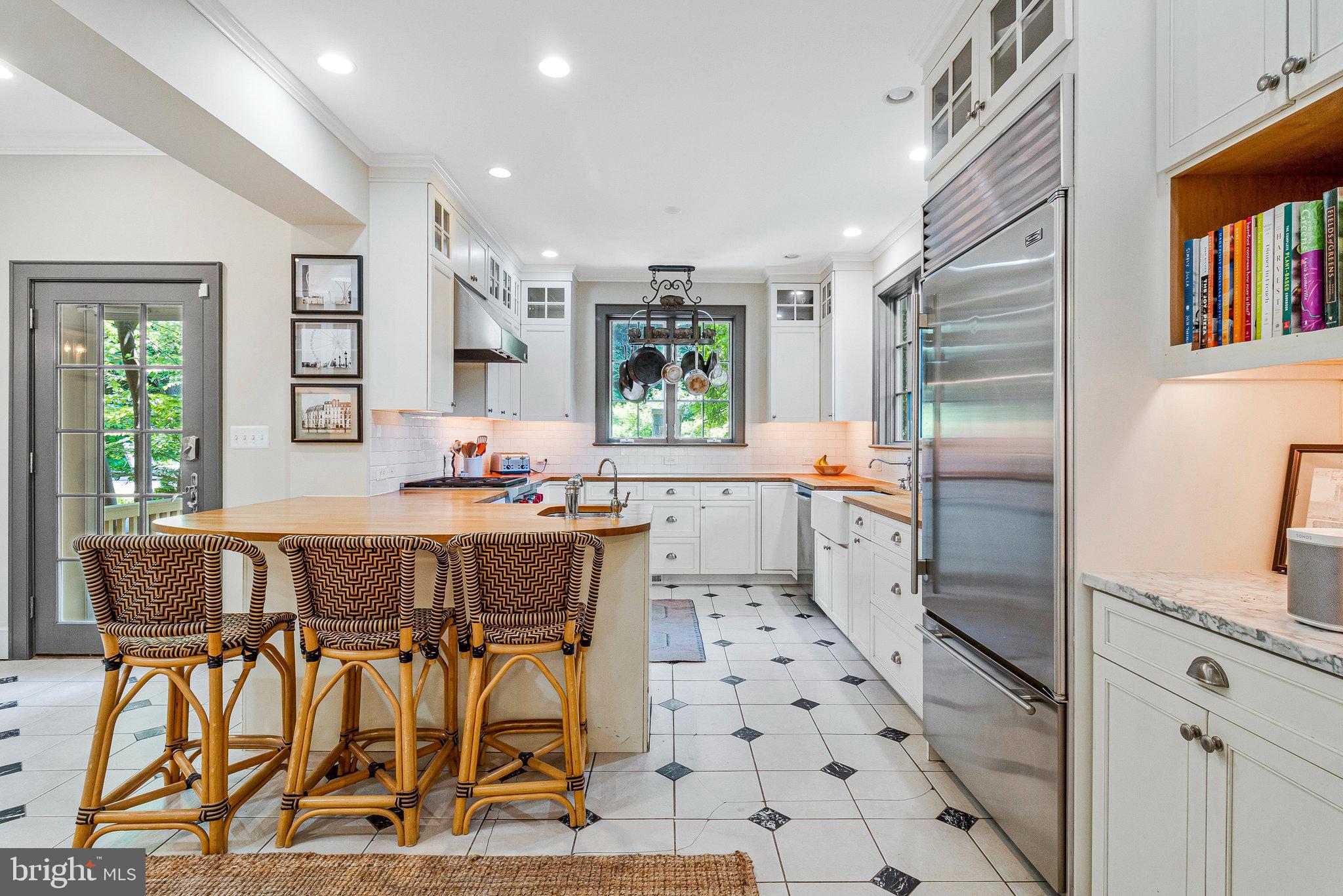412 N VIEW TERRACE