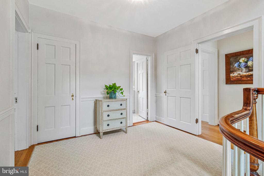 412 N VIEW TERRACE