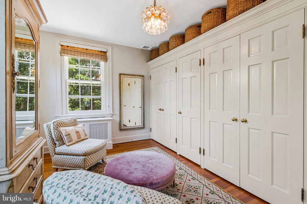 412 N VIEW TERRACE