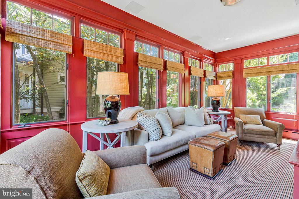 412 N VIEW TERRACE