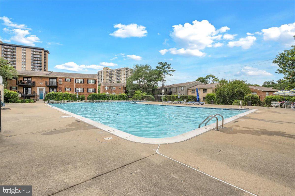 5904 MAYFLOWER COURT