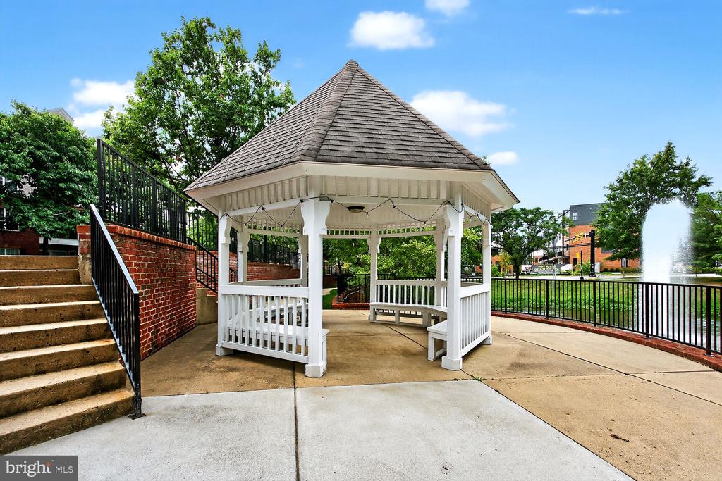 4854 EISENHOWER AVENUE 249