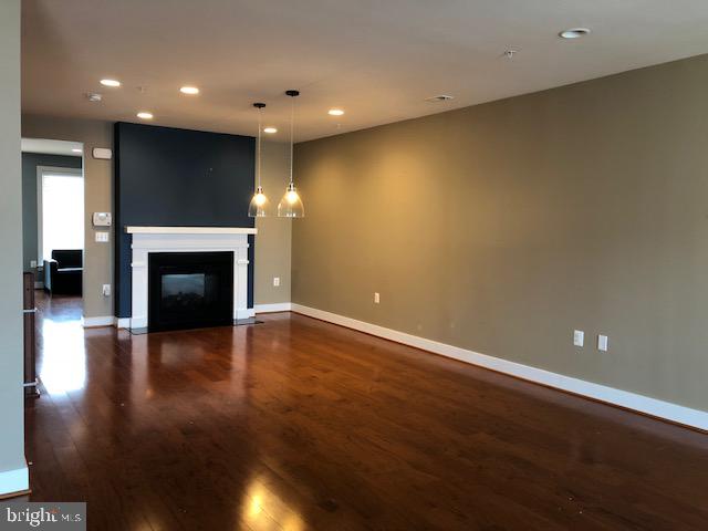 2207 MAIN LINE BOULEVARD 102