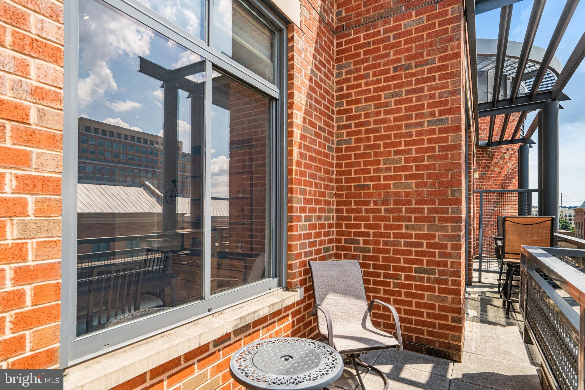 520 JOHN CARLYLE STREET 426