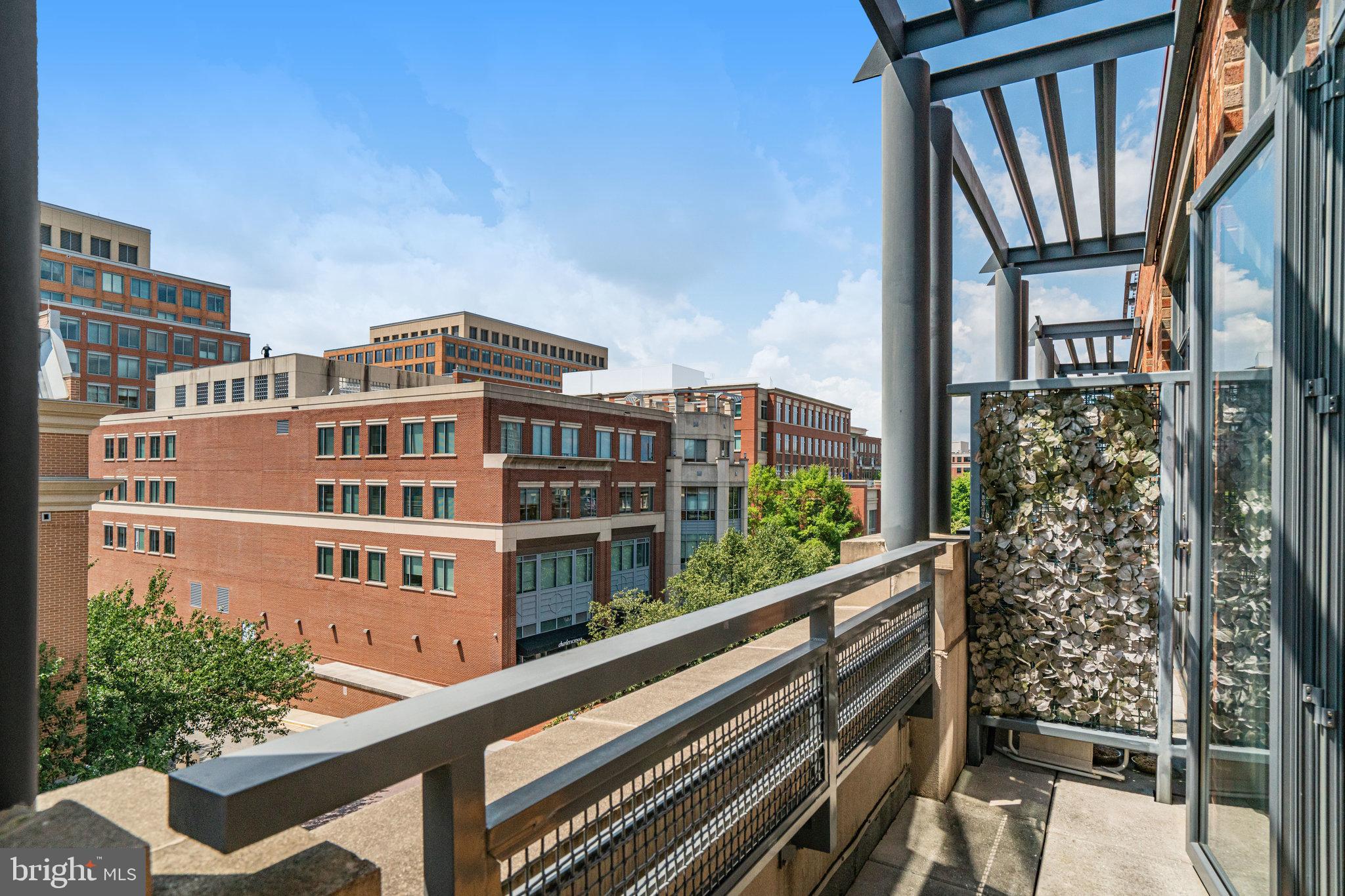 520 JOHN CARLYLE STREET 426