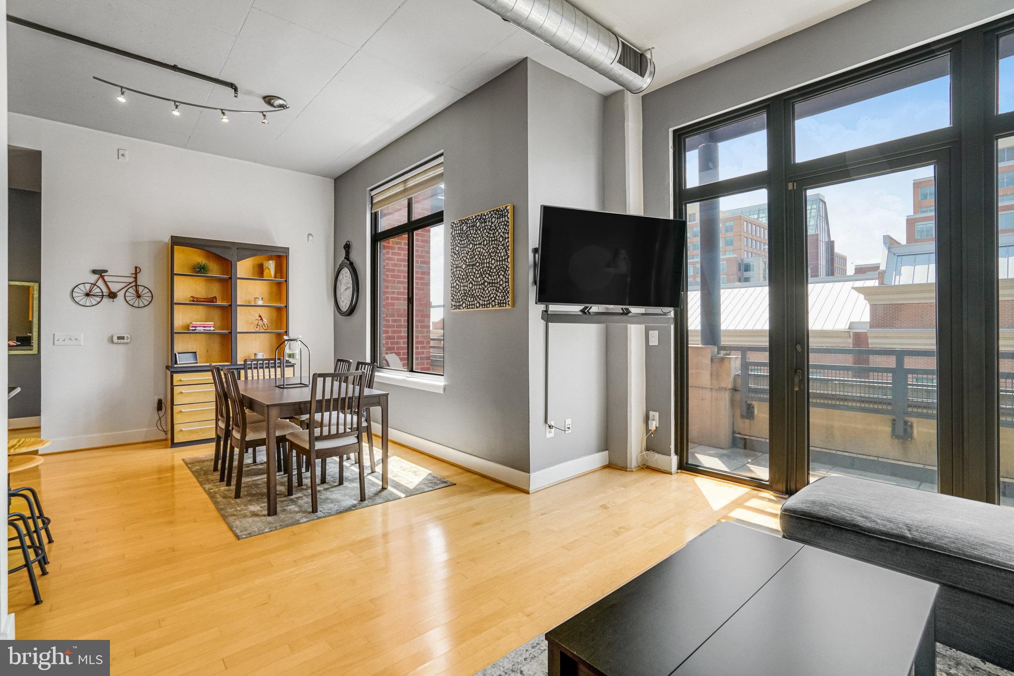 520 JOHN CARLYLE STREET 426