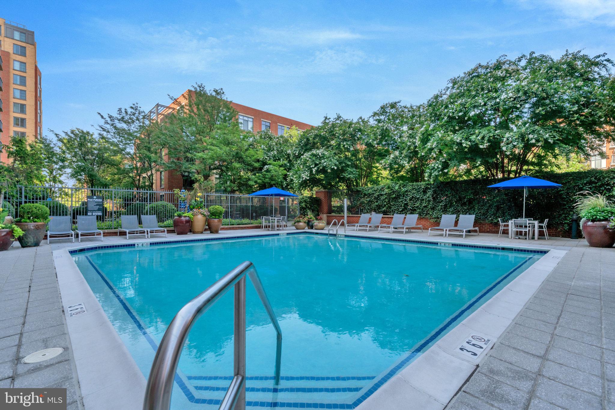 520 JOHN CARLYLE STREET 426