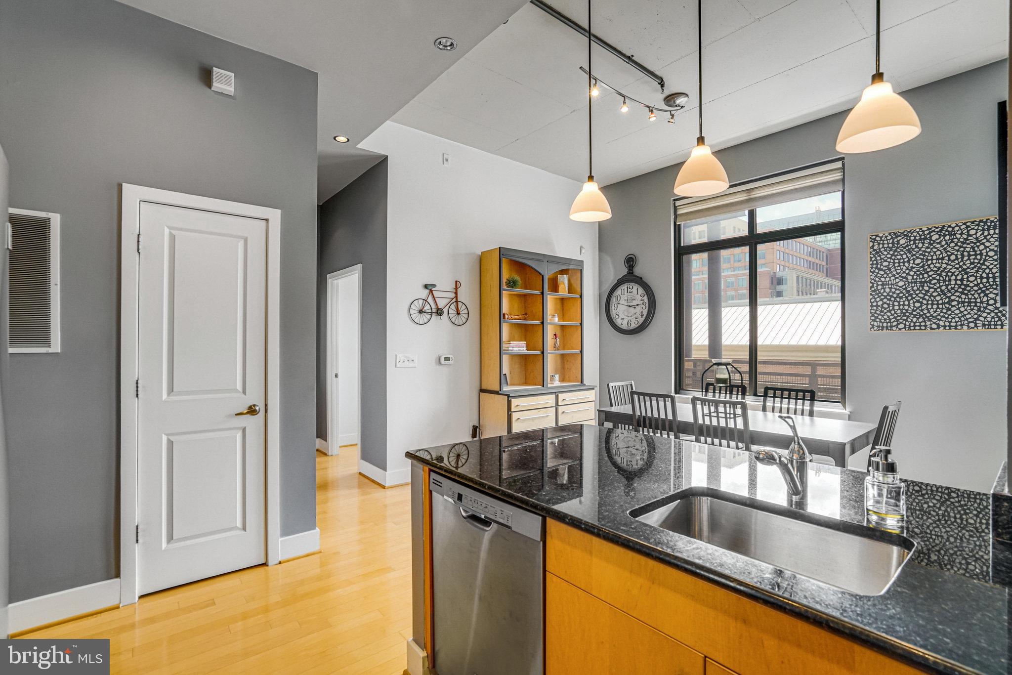 520 JOHN CARLYLE STREET 426