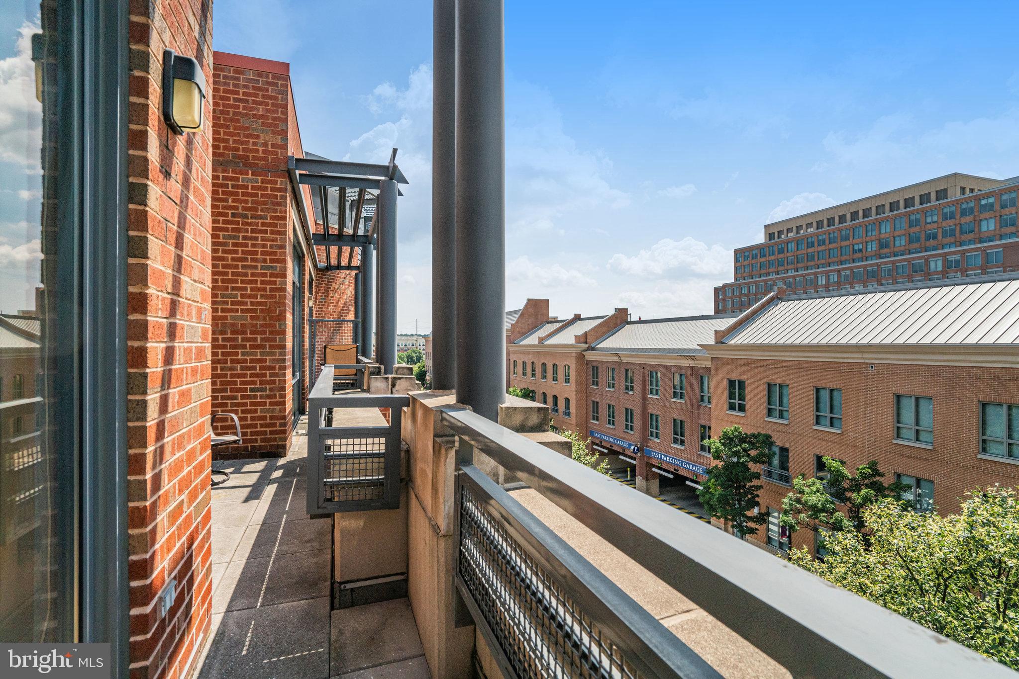 520 JOHN CARLYLE STREET 426