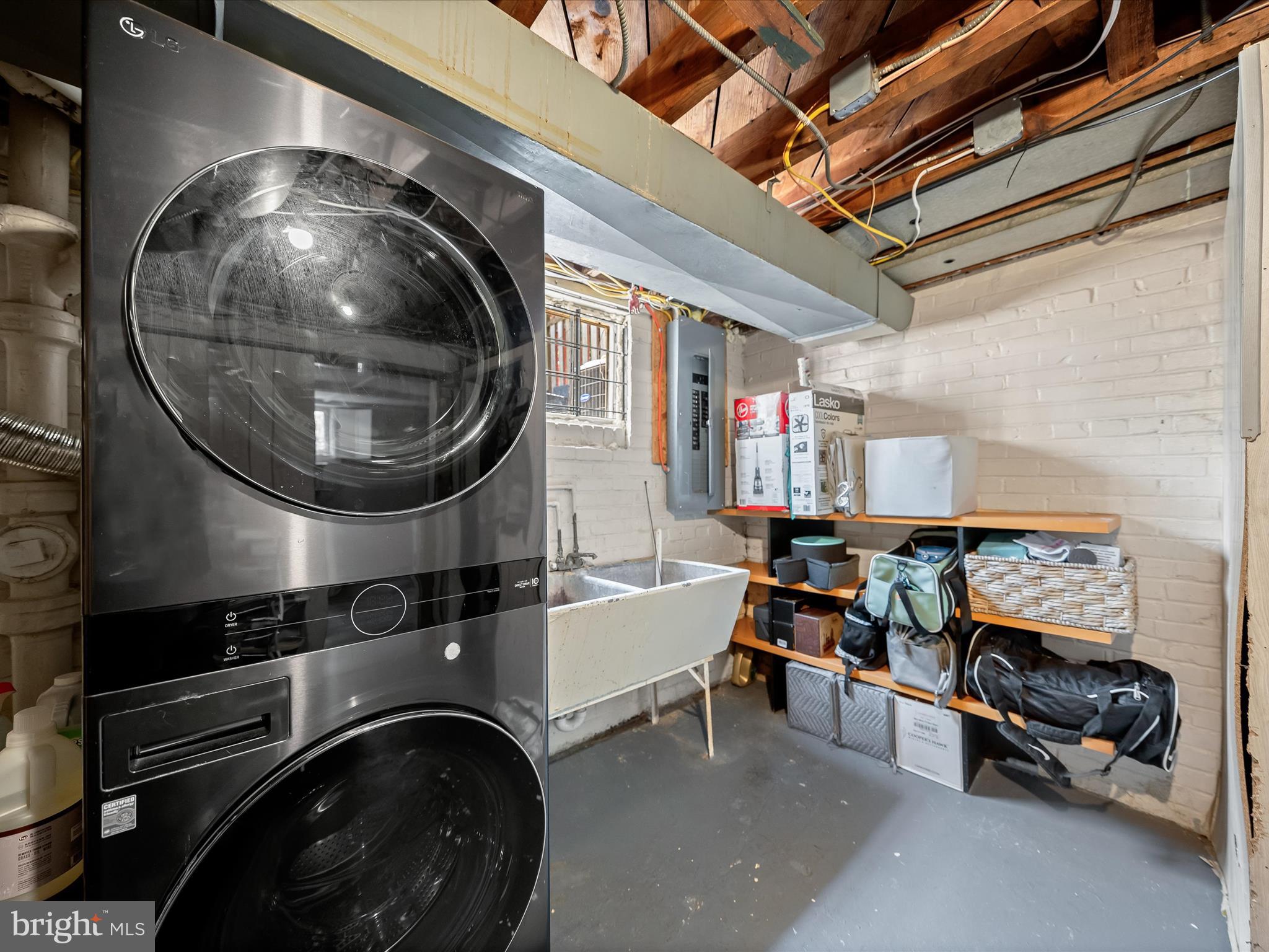 1409 MOUNT VERNON AVENUE