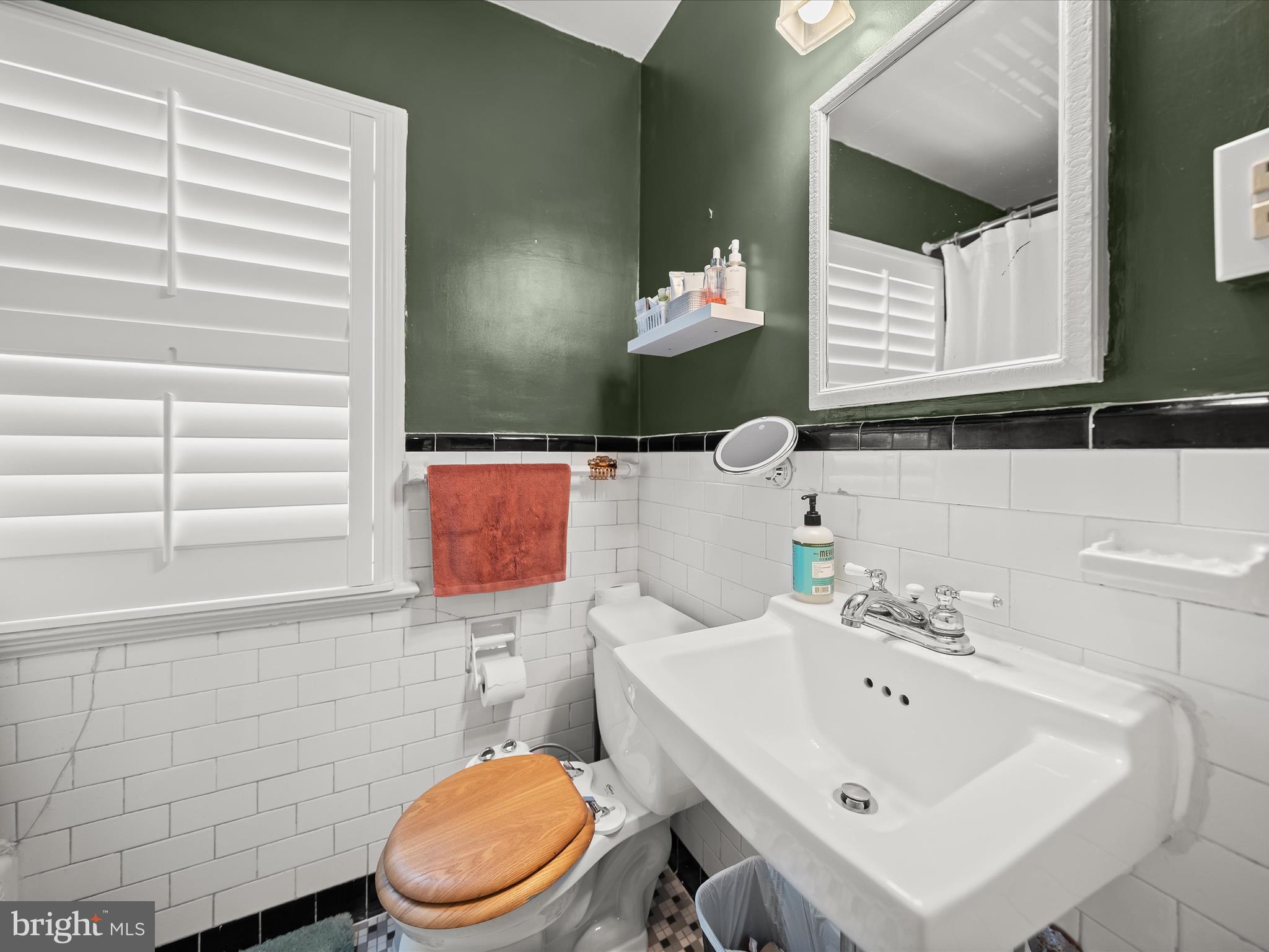1409 MOUNT VERNON AVENUE