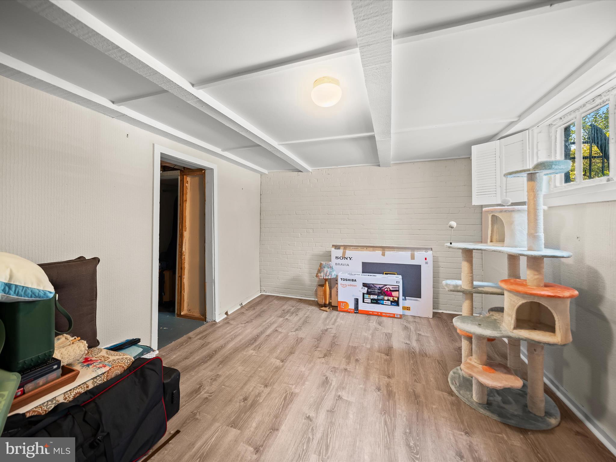 1409 MOUNT VERNON AVENUE