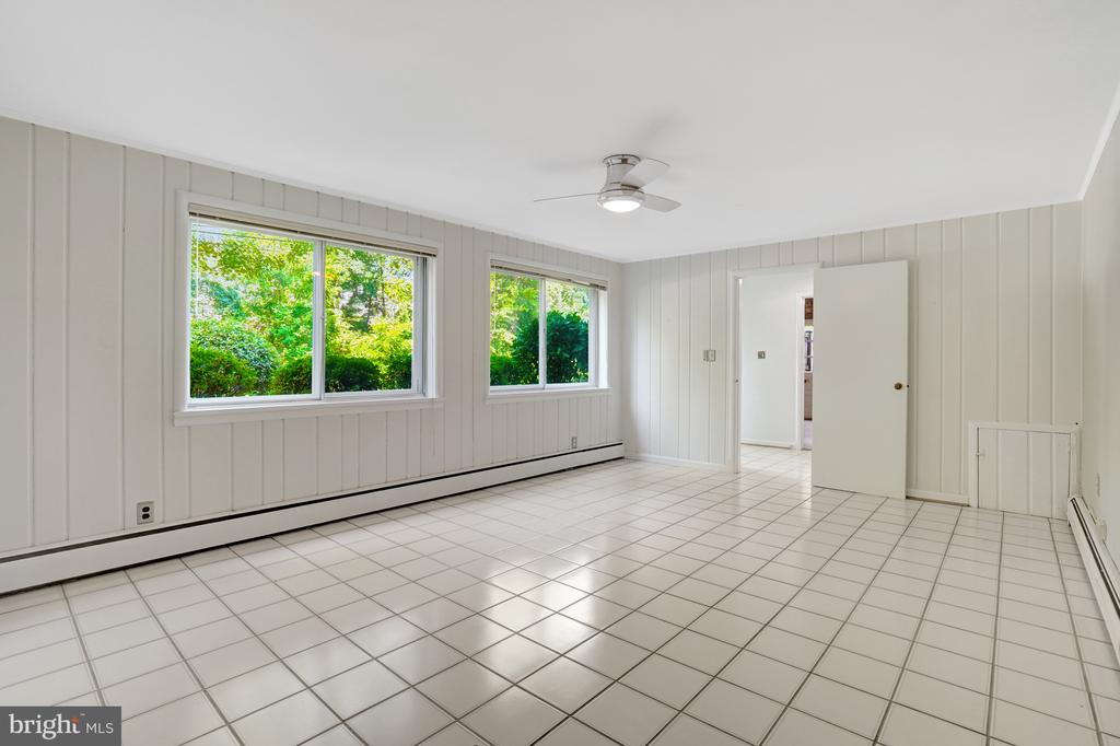 811 E TIMBER BRANCH PARKWAY