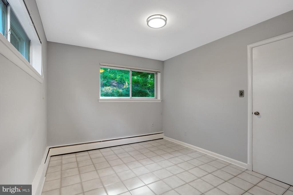 811 E TIMBER BRANCH PARKWAY