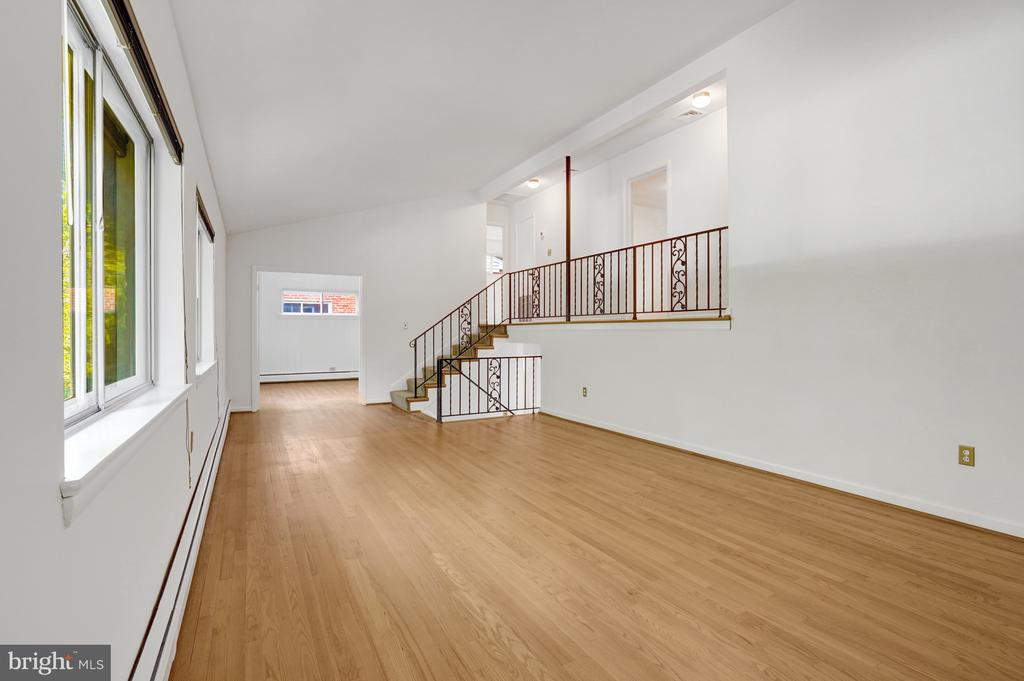 811 E TIMBER BRANCH PARKWAY