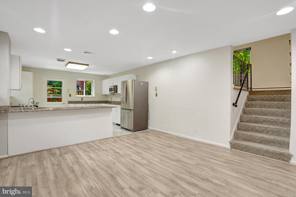 811 E TIMBER BRANCH PARKWAY