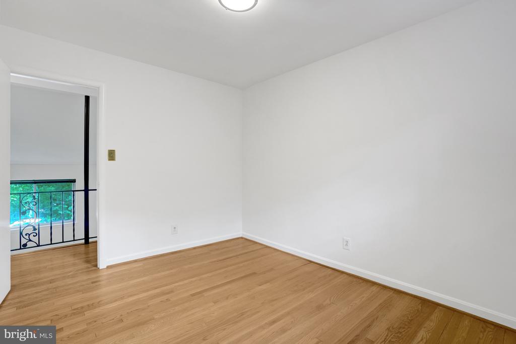 811 E TIMBER BRANCH PARKWAY