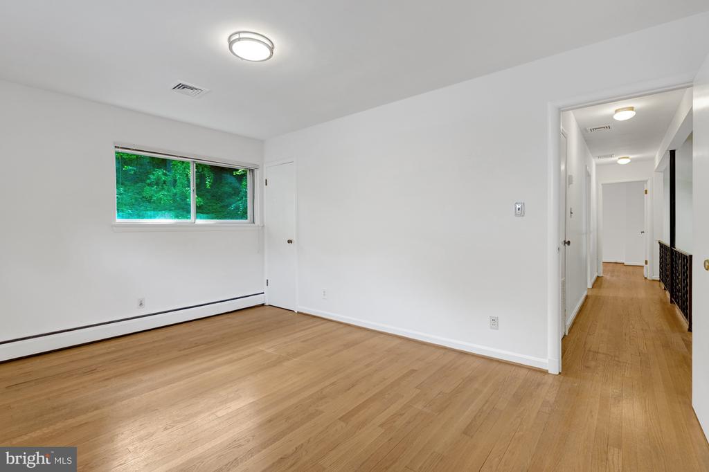 811 E TIMBER BRANCH PARKWAY