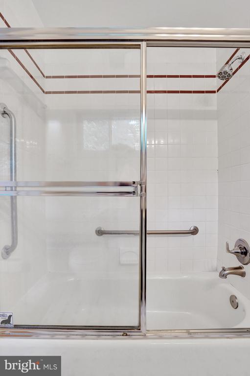 811 E TIMBER BRANCH PARKWAY