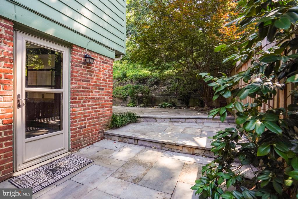 811 E TIMBER BRANCH PARKWAY