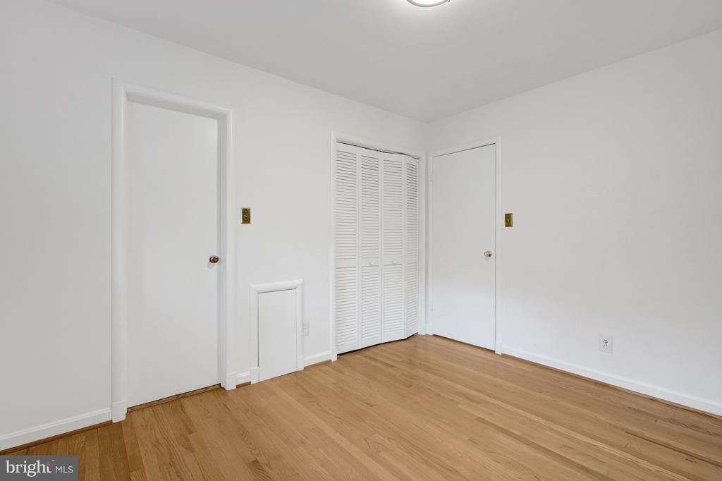 811 E TIMBER BRANCH PARKWAY