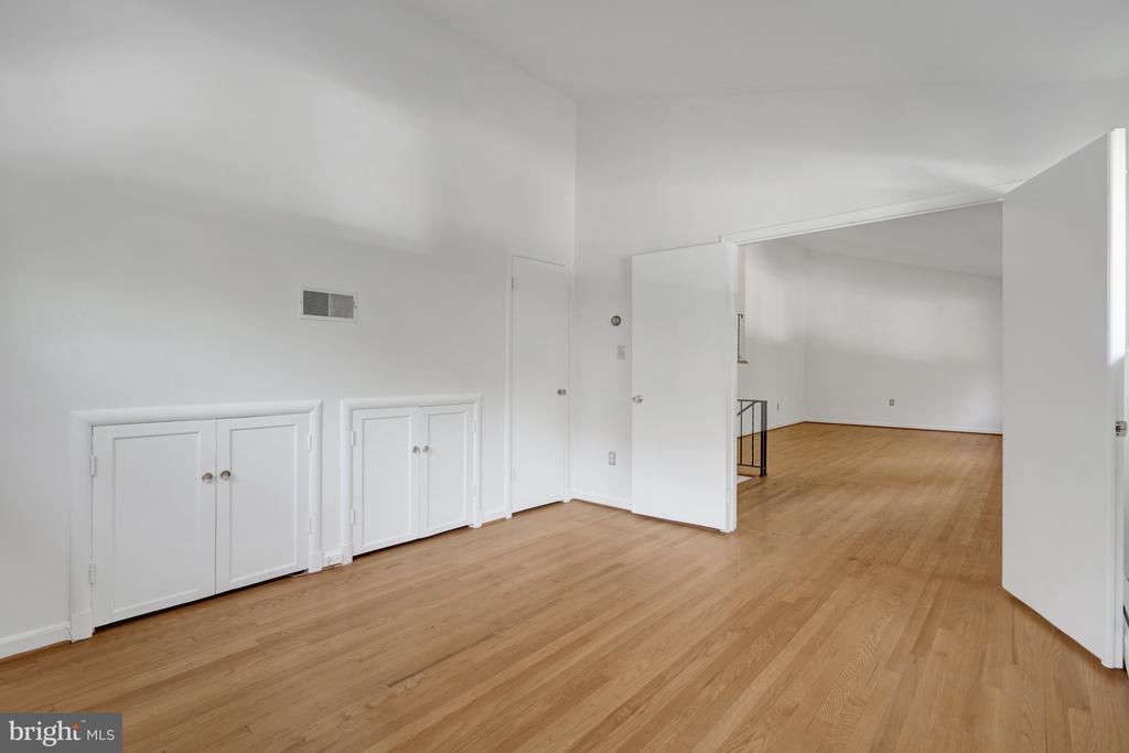 811 E TIMBER BRANCH PARKWAY