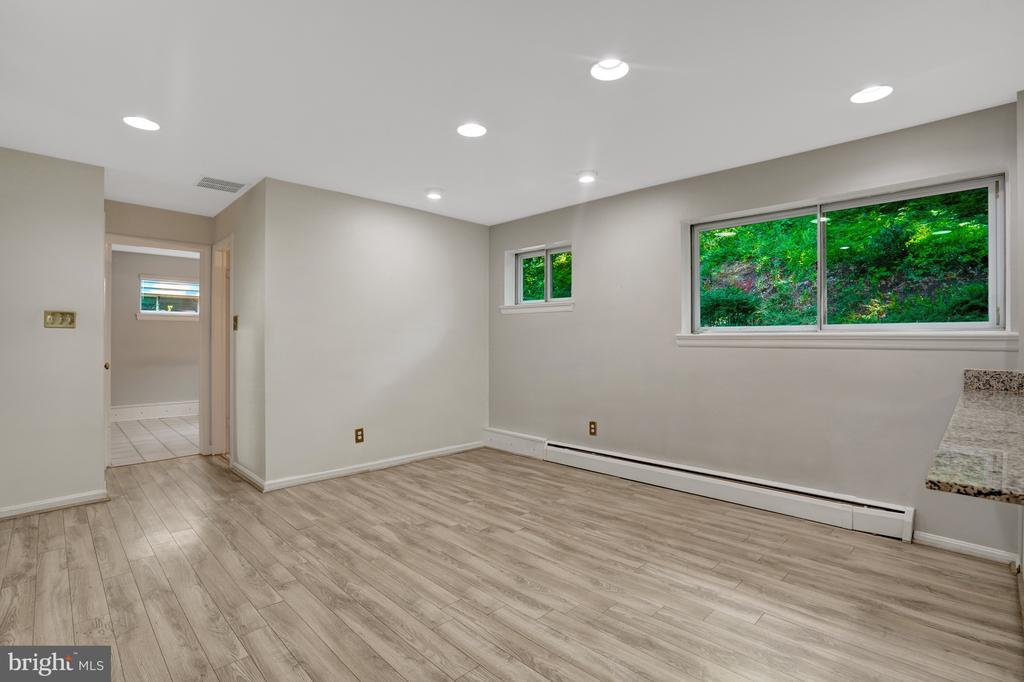 811 E TIMBER BRANCH PARKWAY