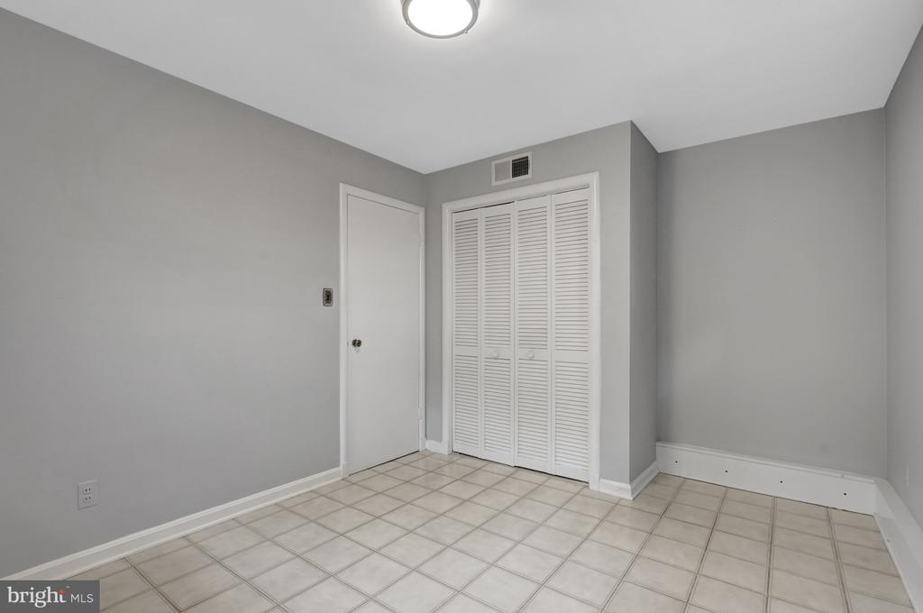 811 E TIMBER BRANCH PARKWAY