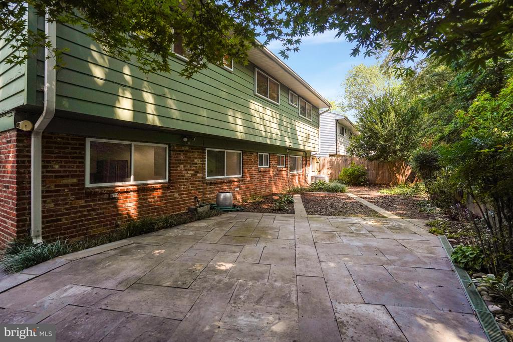 811 E TIMBER BRANCH PARKWAY