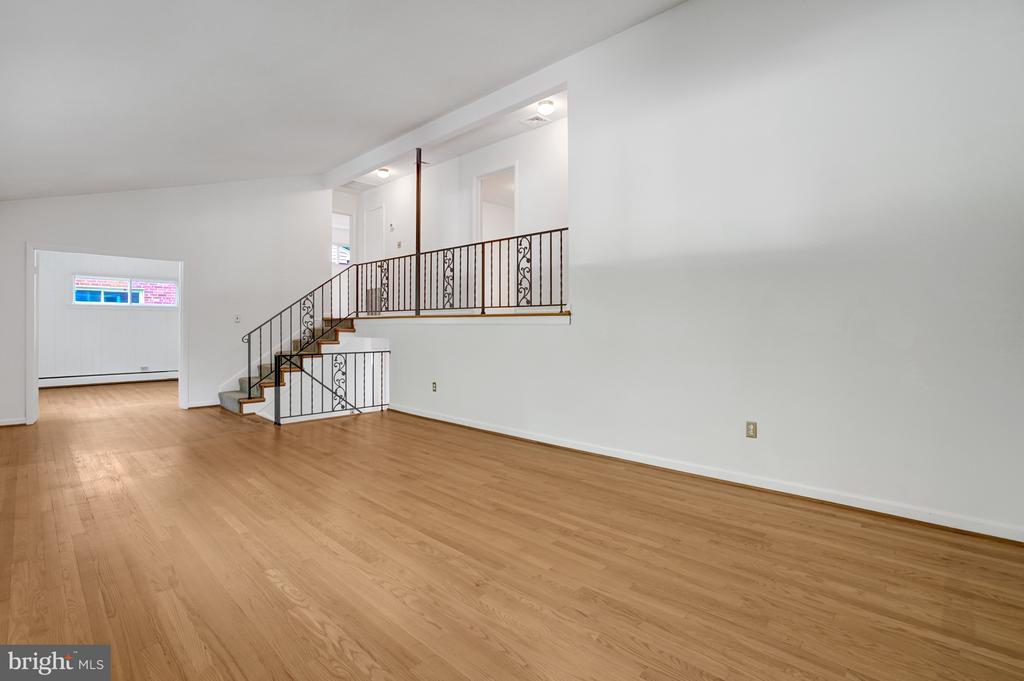 811 E TIMBER BRANCH PARKWAY