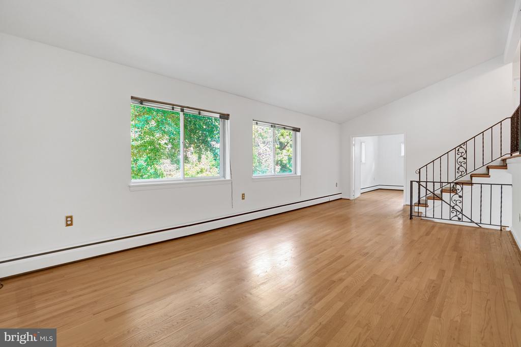 811 E TIMBER BRANCH PARKWAY