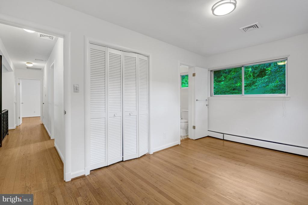 811 E TIMBER BRANCH PARKWAY