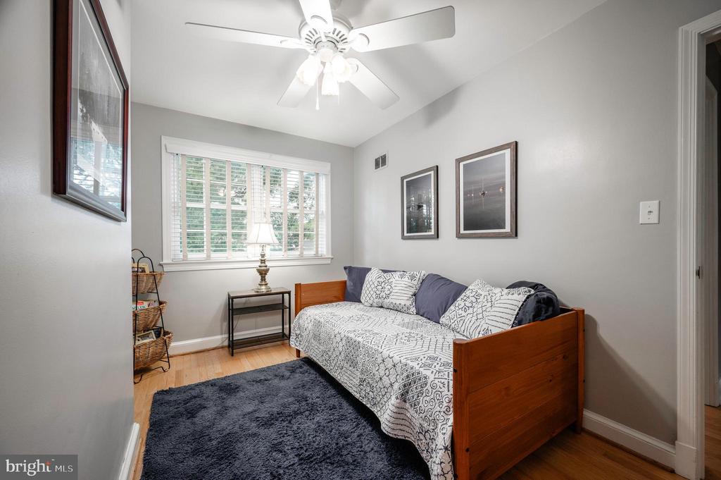 827 S FAIRFAX STREET